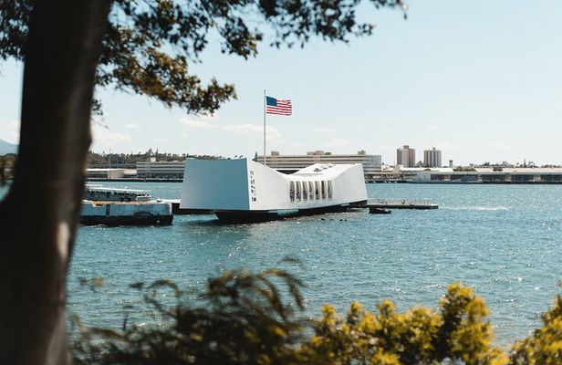 PRIVATE Pearl Harbor: Arizona Memorial, Missouri Ship & City Tour