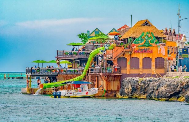 Montego Bay Highlights and Souvenir Shopping Private Guided Tour