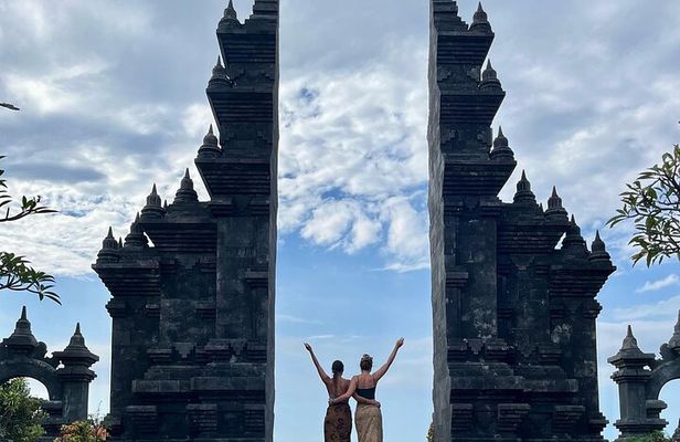North Bali highlights: Buddhist temple, Waterfall & hot spring