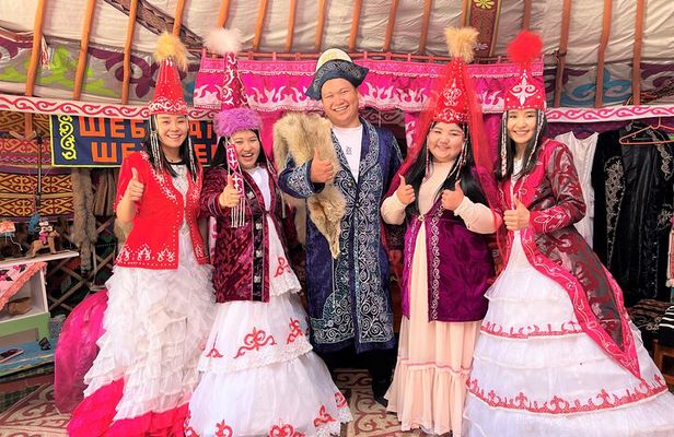Dine with Kazakh Nomads: Terelj & Chinggis Khaan Adventure Awaits