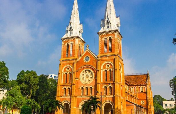 12-Day Epic Vietnam Group Tour: Hanoi, Halong Bay & Beyond