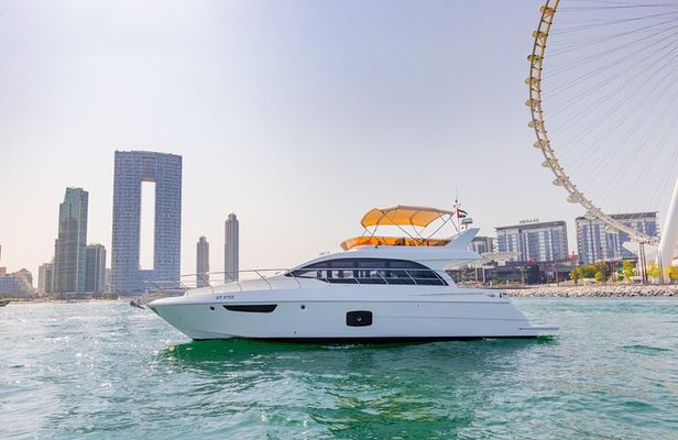 Private: VIP Luxury Yacht Tour With BBQ & Drinks