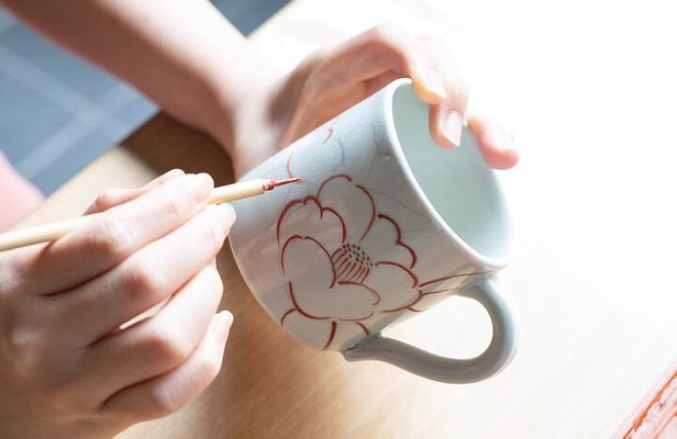 Kanazawa Art Traditional Drawing on Kutani-ware Ceramics