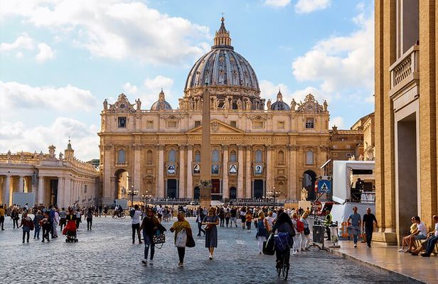 Guided Tour in Sistine Chapel and the Vatican + Ebook