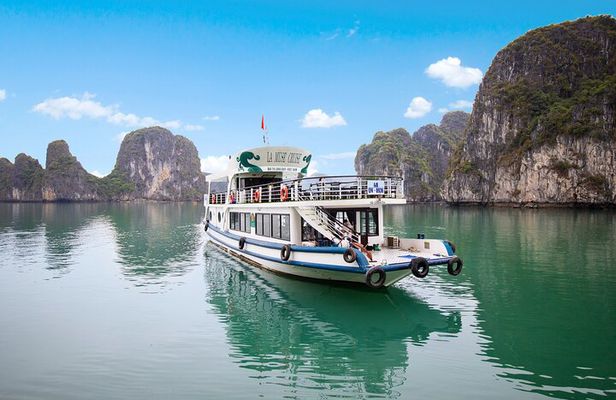 Half Day Explore Bai Tu Long Bay With Lunch, Cave and Kayaking