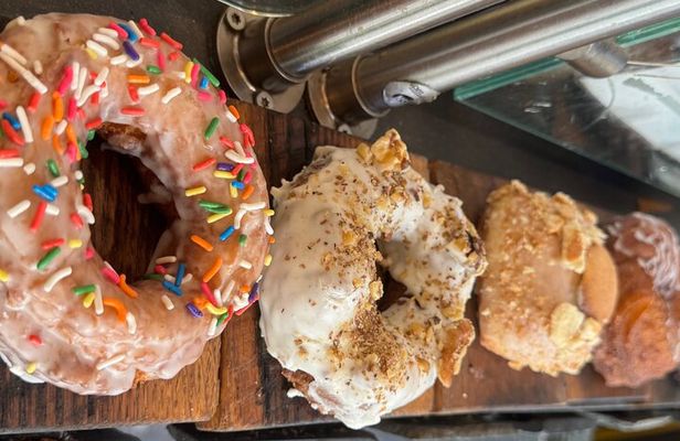 Sweet and Savory Scandalous White House walking Food Tour