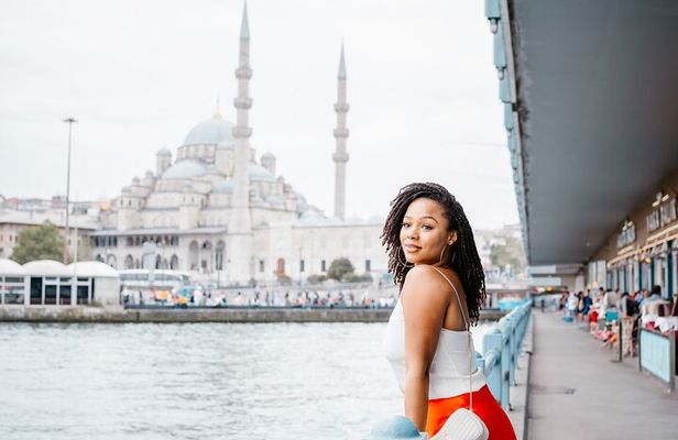 Istanbul Photoshoot tour with Local Photographer