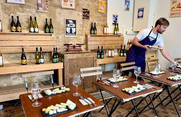 Paris: A Cozy Wine & Cheese Tasting in Montmartre