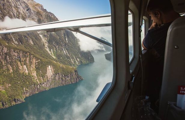 Milford Sound Cruise with Round-Trip Flights from Queenstown