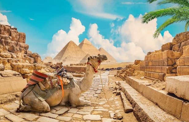 Private Cairo and Giza Guided Day Tour with Lunch from Hurghada