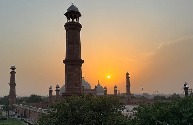 Lahore Full Day Sightseeing Guided Tour
