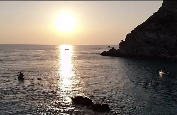 Sunset tour from Tropea to Capo Vaticano with aperitif included