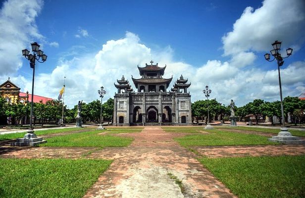 From Hanoi to Ninh Binh Tam Coc and Phat Diem Private Tour