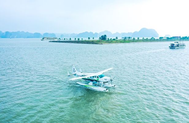 Halong Bay Seaplane and Luxury Cruise: Stunning Views of the Bay