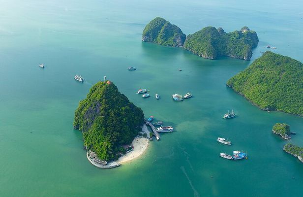 Halong Bay Luxury Cruise: Sung Sot Cave, Titop Island & Buffet