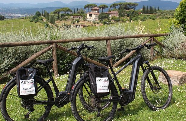 LUCCA E-BIKE -the cycle path and the rinassance villas