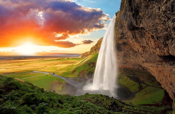 Private South Coast tour / Black Sand Beach, Waterfalls and more