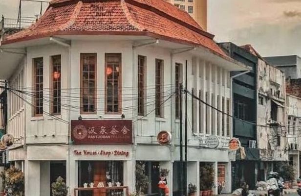 Jakarta Walking Tour with Public Transportation Visiting Sites