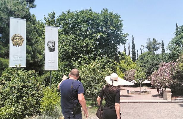 Vergina and Thessaloniki Private Day Tour with Pickup