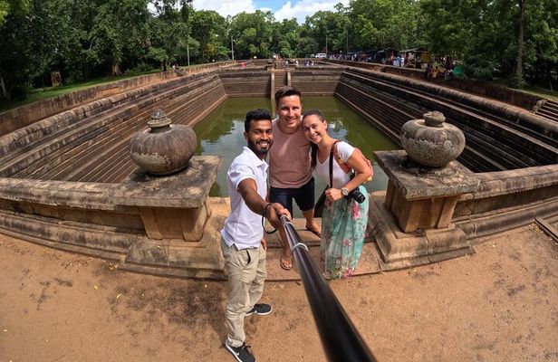Private City Day Tour in Anuradhapura