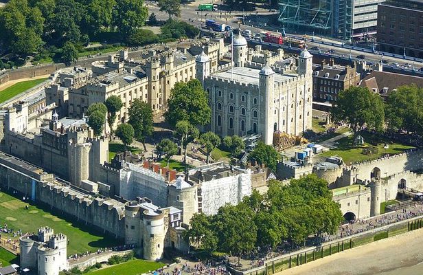 London Taxi Private Top Sights Tour and Tower of London Entry