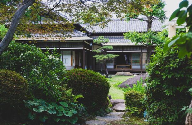 Guided Garden Walk: Nagoya Castle, Gardens & Historic Estate