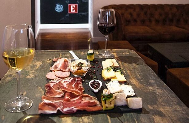 Rome: Wine Tasting in Trastevere with Food and Gelato