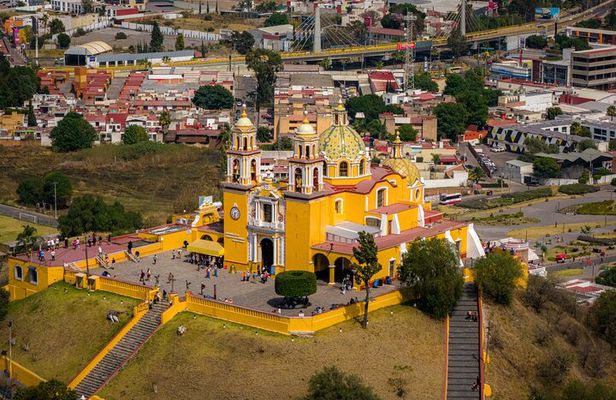 Pyramid of Cholula and Puebla: Private Tour from Mexico City