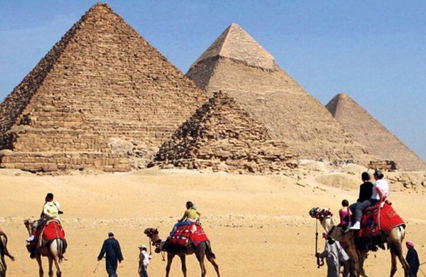 Private Tour to Giza Pyramids, Saqqara and Memphis