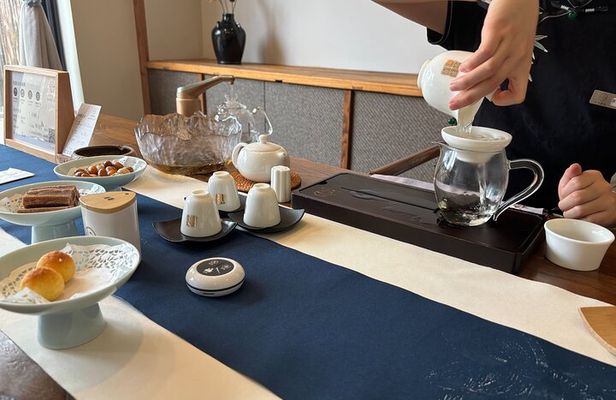 Private Tea Ceremony and Tea Market Half Day Tour in Guangzhou