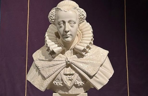 A Queen's Tale: The Life of Mary Queen of Scots Private Day Tour