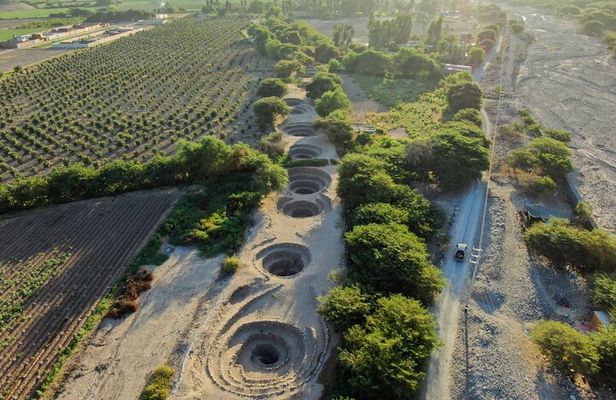 Tour of Cantalloc aqueducts and lines + Paredones ruins