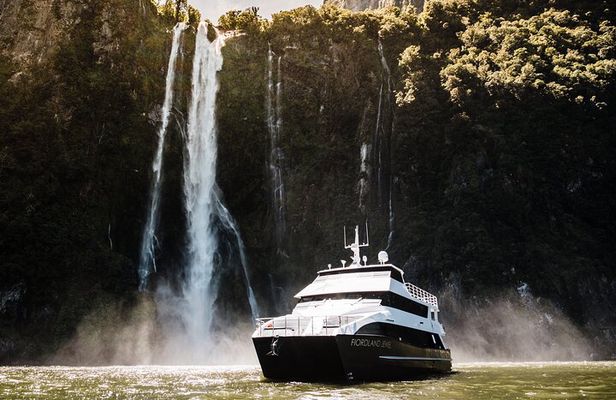 Milford Sound Luxury Lunch Cruise onboard The Fiordland Jewel