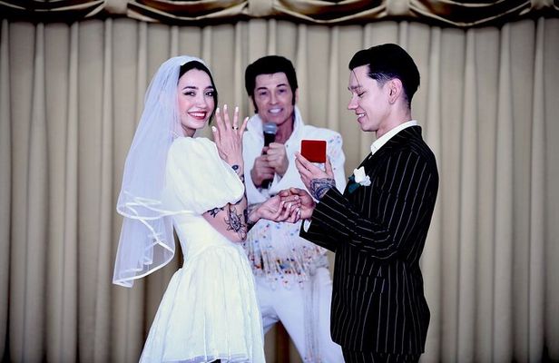 Elvis Chapel Wedding and Vow Renewal