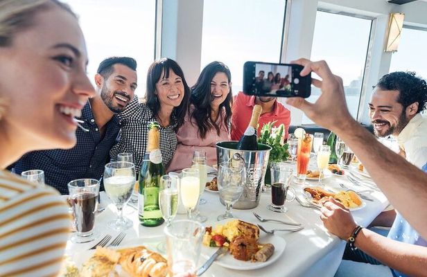 City Cruises Philadelphia: Brunch Cruise on the Delaware River