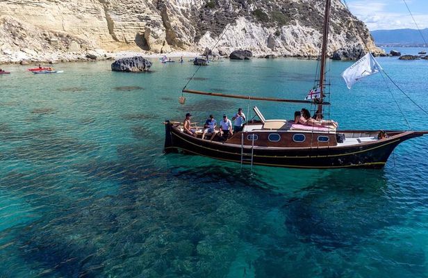 Classic boat tour of the Gulf of Cagliari