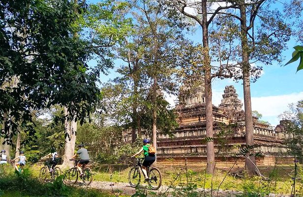Angkor Sunrise Bike Tour - Breakfast & Lunch included