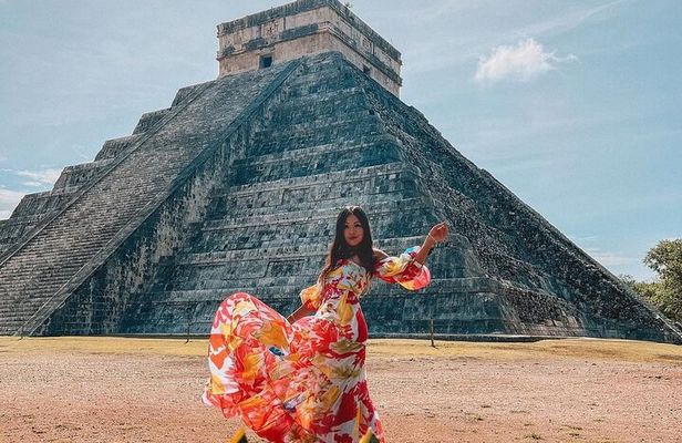 Chichén Itzá, Cenote Suytún, and Cenote Ikkil Guided Tour