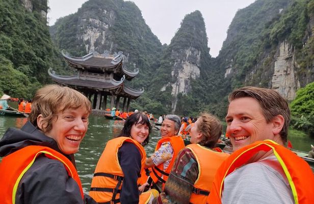 Ninh Binh Full Day to Hoa Lu, Tam Coc & Mua Cave Via Boat & Bike