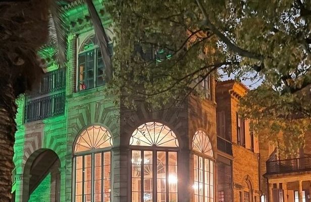 Al's Ghost tour : a small group experience 