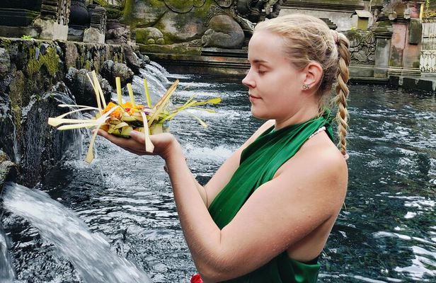 Ubud Melukat Purification Ceremony At Tirta Empul Temple