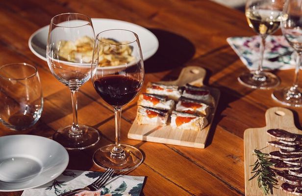Wine tasting and picnic at the Bouquet d'Alella winery
