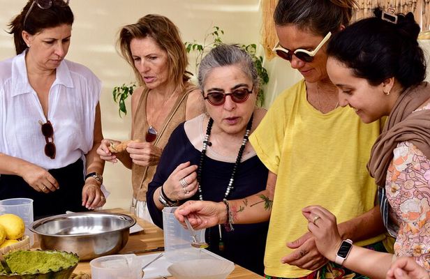 Natural Dye and Rug Weaving Workshop, Full Day near Marrakech 