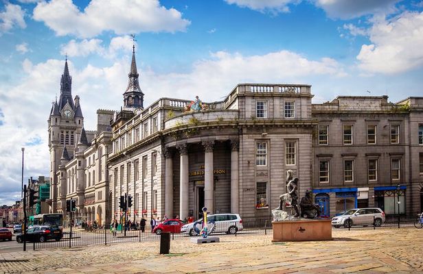 Edinburgh: Aberdeenshire, Balmoral Castle and the Northeast Coast