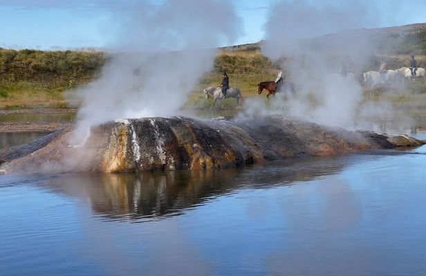 Private Silver Circle Tour of Iceland