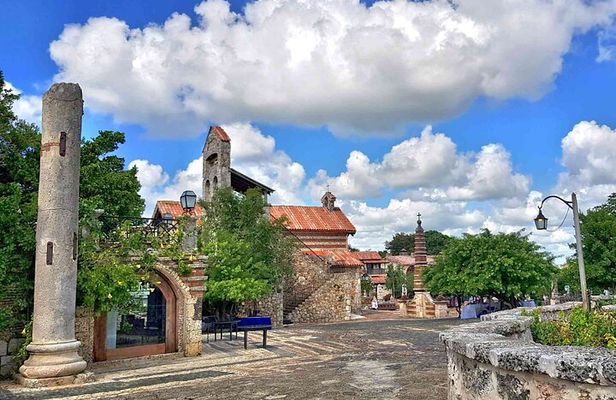 Snorkeling at Catalina Island & Altos de Chavón Full Day Tour