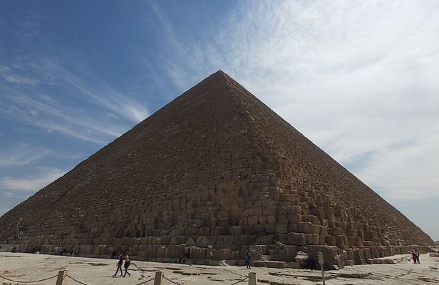 2-Day Private Cairo Guided Pyramids, Museums & Markets Tour