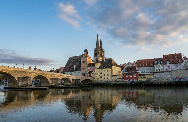 Historical tour with traditional culinary history