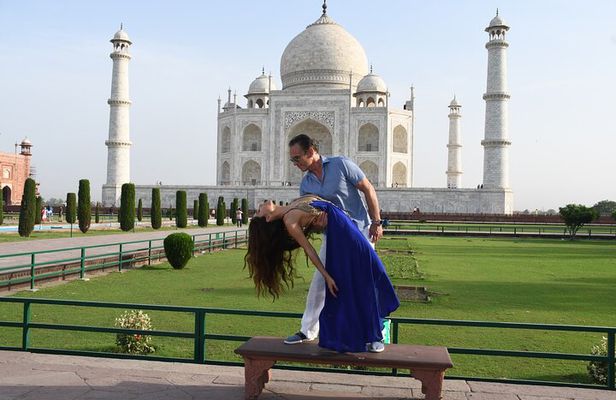 Taj Mahal & Agra Fort Private Day Trip From Delhi with 5* Lunch