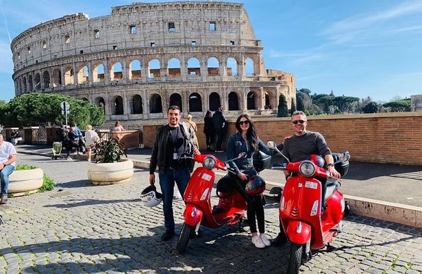 Rome by Vespa – with Francesco: the Best Guided Vespa Tour